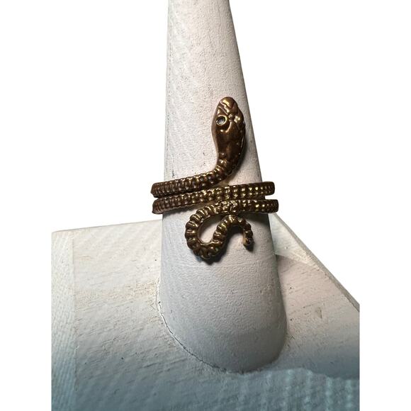 Copper tone metal coiled snake ring serpent witchy reptile jewelry - Picture 1 of 8